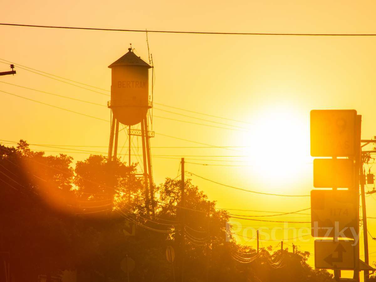 Texas: Illuminating Homes with Solar Power Brilliance