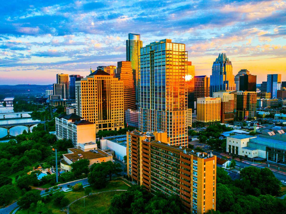 Texas: Illuminating Homes with Solar Power Brilliance