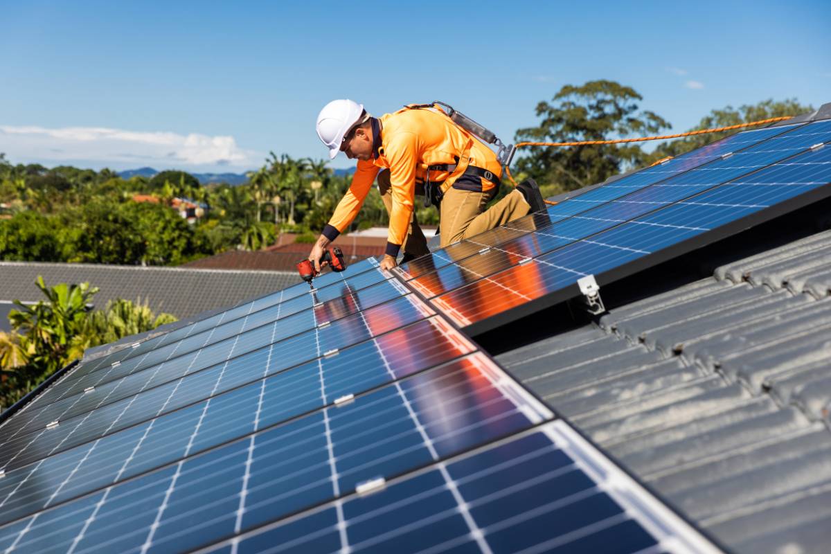 How lack of maintenance affects the performance of your solar panels 