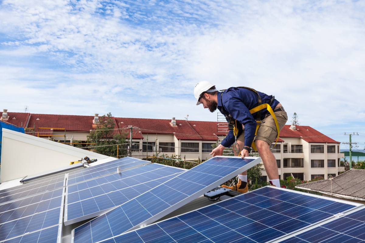 How lack of maintenance affects the performance of your solar panels 